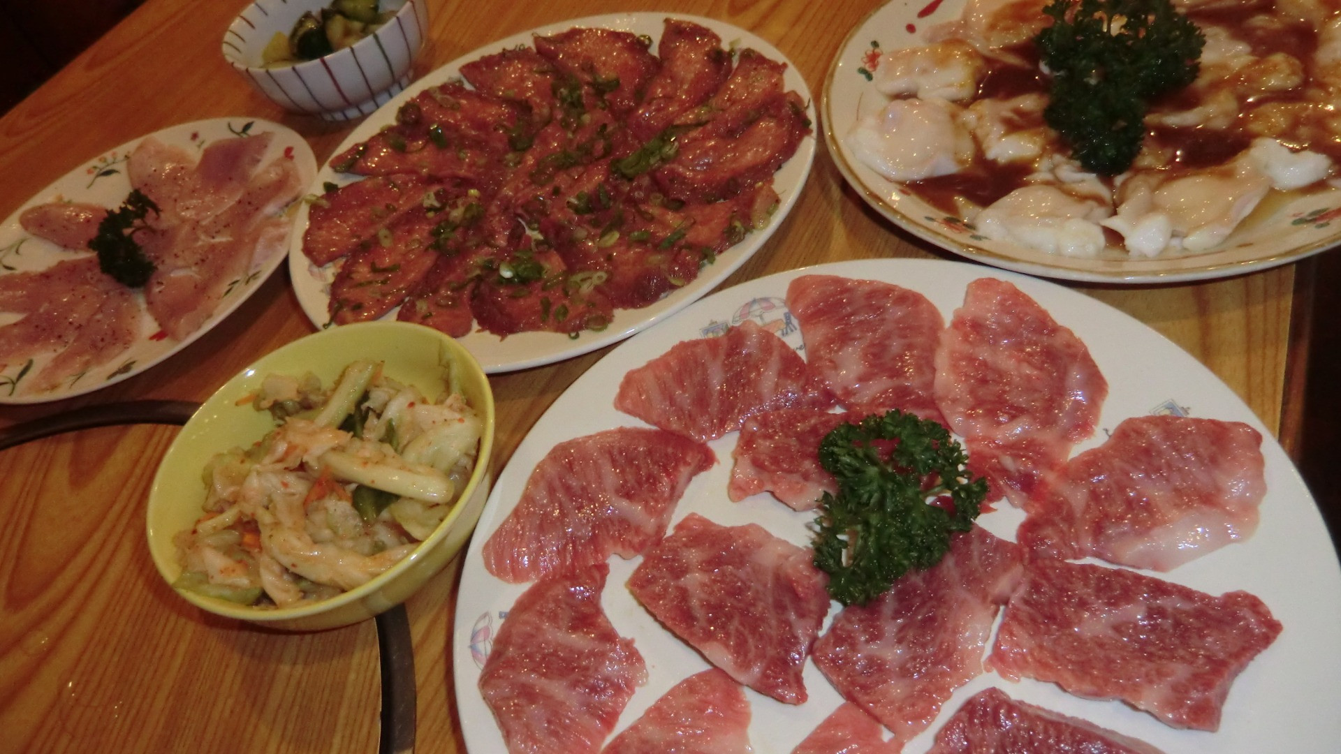 松阪市の焼肉一力でこだわりの各種お肉をお楽しみください